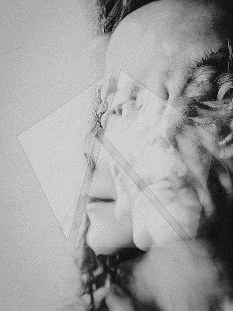 Bild von Christine Kostner, schwarz weiß, DoppelBelichtung, Portrait